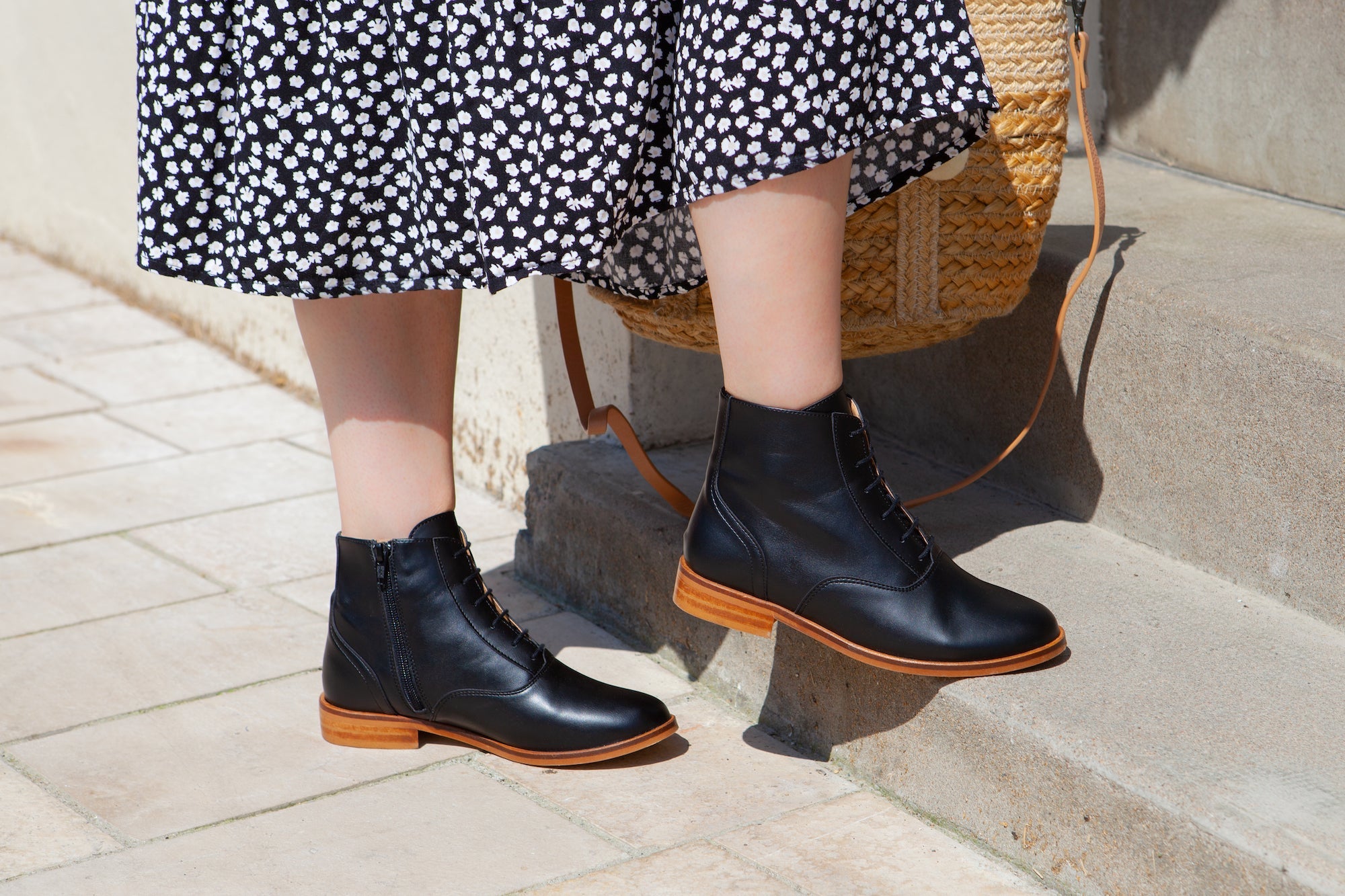 black dress combat boots Men's Executive Cap Toe Dress Shoe In Black Leather main image 1