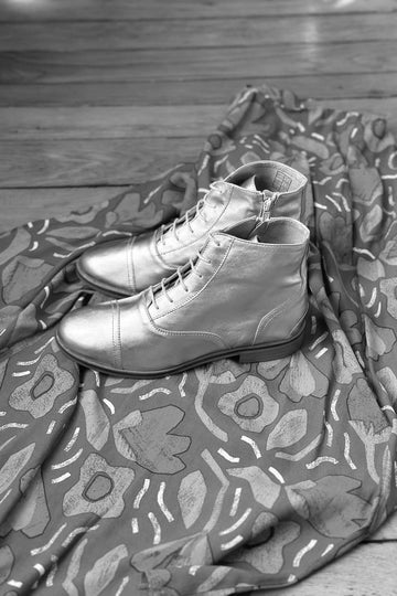Mama Gold - Goldene Stiefeletten aus Leder