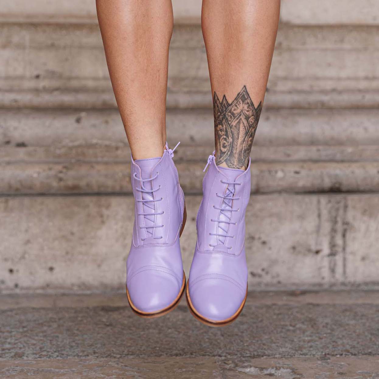 Chaussures de Swing bottines lilas en cuir de face