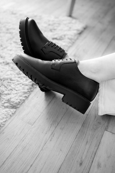 Greta - Black Vegan Derbies