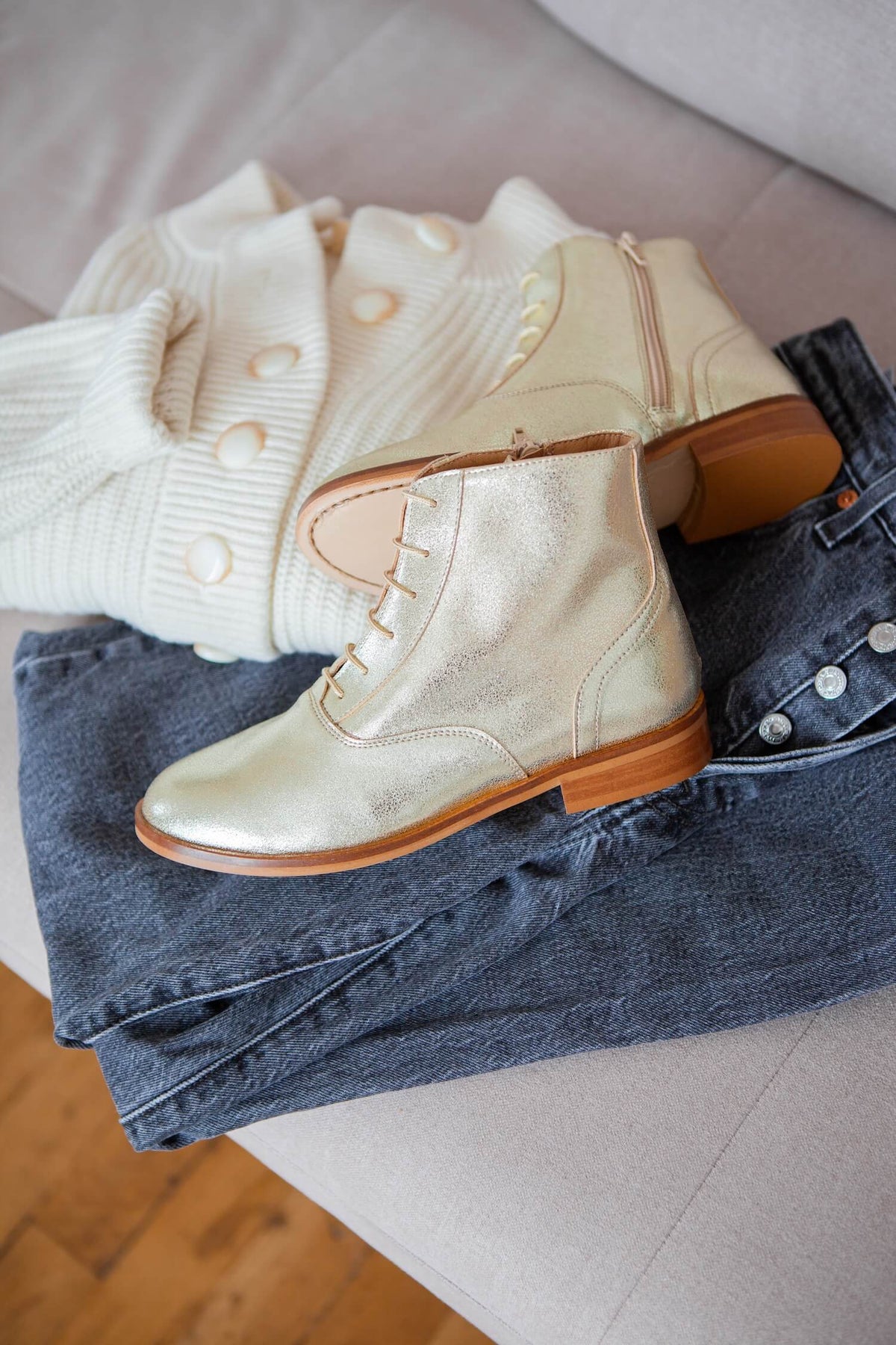 Bottines dorées vegan non portées
