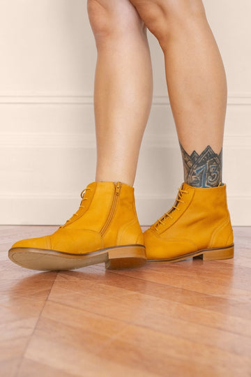 Mama Sandy - Gelbe Stiefeletten aus Leder