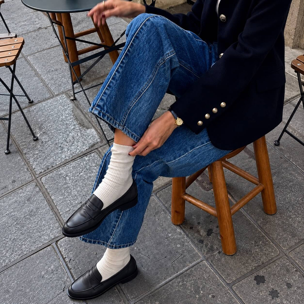Fille portant chaussures Swivells